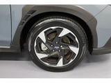 純正アルミホイール装備、タイヤサイズは225/55R18を装備!