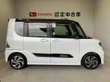 車両右側面からの写真になります。車をご覧になりたい時はお気軽に最寄りの店舗へご相談下さい。