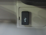 便利な充電用USBジャックも付いています☆周辺機器の充電にご利用頂けます☆