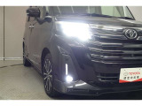 話題のLEDヘッドランプが採用されております! 省電力で長寿命、しかもとても明るく熱くなりにくい性質を持ったライトになります。虫も寄ってきにくい性質も持っております。