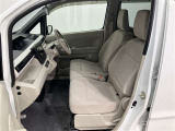 見通しのよいすっきりとした視界で、誰でも運転しやすいです。運転のしやすさは疲れにくさにも繋がりますよ♪
