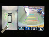 パノラミックビューモニター付きです。車両を上から見たような映像をディスプレイオーディオ画面に表示。運転席からの目視だけでは見にくい、車両周辺の状況をリアルタイムでしっかり確認できます。