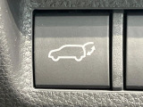 【パワーバックドア】スマートキーや運転席のボタンを押すだけでリアゲートが自動で開閉します!荷物を持っている時や、高い位置にあるバックドアを閉める際に便利な機能です♪