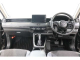 操作性に優れた運転席となります!小物入れや各ボタンの配置にこだわり、使いやすいです!座り心地もよく視認性も良好なのでロングドライブもお任せ下さい!