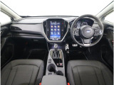 ■視界良好で運転しやすいコックピットです。シンプルで操作性の良いインパネ回りにデザインされ、SUBARUは安全性能に徹底的にまでこだわった視界設計を行っています。