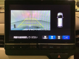 バックでの車庫入れも安心です! リアカメラが付いているバックモニター付のナビを装備しております。バンパーについているソナーや、操作線もついており距離感も画面から確認できます。
