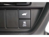 パワーテールゲート装備!荷物を持っていてもスイッチ一つでテールゲートの開閉が可能です!パワーテールゲートは運転席からも操作することが可能です!