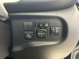 日本の駐車場は幅が広くないところが多くて、乗り降りが大変だったりしますよね。電動ミラーがあれば、室内でミラーをたためるので、駐車するときも便利ですね。
