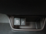 便利な充電用USBジャックと12V電源ソケットを設置しております。周辺機器の充電にご利用頂けます☆