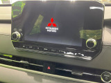 【メーカー純正9型ナビ】インテリアに溶け込むスタイリッシュな「専用設計」メーカーナビを装備♪視認性や操作性など基本性能にも優れ、より上質なカーライフをお楽しみいただけます。
