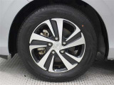 純正アルミホイール タイヤサイズ185/65R15です。