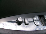 ドアミラーの鏡面の調節、格納は運転席からすべて操作できます!