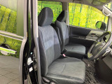 運転席シート廻りは使用感も少なく、良好な状態となっています。前オーナー様が丁寧に使っていたことがよくわかりますね。