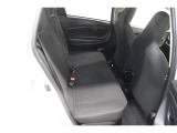 後席シートは分割可倒式。乗せる荷物や乗車人数に合わせて片側ずつ倒すことが出来ます。