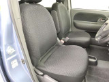 運転席・助手席まわりです。