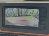 【バックカメラ】駐車時に後方がリアルタイム映像で確認できます。大型商業施設や立体駐車場での駐車時や、夜間のバック時に大活躍!運転スキルに関わらず、今や必須となった装備のひとつです!