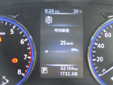 車両の各種設定はステアリングスイッチで目線をそらさず操作できます。