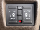 【両側パワースライドドア】スマートキーや運転席のスイッチで後席両側スライドドアの開閉が可能♪電動だから力を入れてドアを開ける必要が無く、小さなお子様でも簡単に開け閉めでき快適です♪
