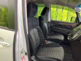 運転席シート廻りは使用感も少なく、良好な状態となっています。前オーナー様が丁寧に使っていたことがよくわかりますね。