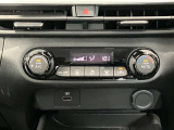 設定した温度に自動で調整でしてくれるオートエアコンです!内装の質感もさらにワンランクアップする人気の装備の1つです♪