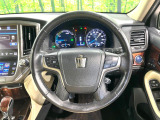 【純正革巻きステアリング】上質な革を使用することで、手にしっかり馴染みとても運転しやすいハンドルです♪