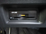 スッキリと収まったETC2.0ユニット。 やはり便利さからマストアイテムになってきましたね。