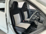 【運転席・助手席】内装ルームクリーニング済みです。しっかり綺麗にしていますので、是非、お確かめください。車に自信があるからこそ、是非一度ご来店頂き内外装も見てもらえると幸いです。