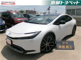 こちらの車両はご成約後に当社指定の新品タイヤ2本に交換いたします。 プラチナホワイトパールのプリウス入荷しました。