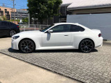 正規ディーラーのBMW専門メカニックが360&deg;納車前点検を徹底的にチェックいたします。点検整備料は車両価格に含まれ、法令12カ月点検が必要な場合も車両価格に含まれます。