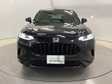 車の個性が最も現れるフロントデザイン。バランスの取れたフォルムは飽きが来ず、毎日のドライブを誇らしい気持ちにさせてくれる美しさです