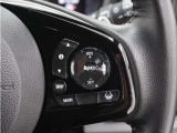 ◆アダプティブクルーズコントロール◆予め設定した車速内でクルマが自動的に加減速。前走車との適切な車間距離を維持しながら追従走行します。【LKAS】車線維持支援システムでステアリング操作を支援。