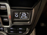 USB、AUX、各種電源ポートがございます
