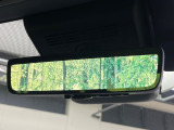 【デジタルインナーミラー】後席の大きな荷物や同乗者で後方が確認しづらい時でも安心!カメラが撮影した車両後方の映像をルームミラー内に表示。クリアな視界で状況の確認が可能です!