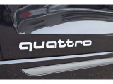 quattro 雪道や滑りやすい道路はもちろんのこと、日常の運転シーンでも安心と安全、さらにスポーティなドライビング体験を提供するのが、Audi独自の4WDシステム、quattroです。