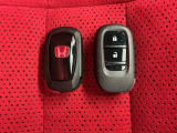 スマートキーです!ドアの施錠・解錠・エンジンの始動がスムーズで大変便利です!