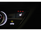 シートヒーター装備付き車!!座席に埋め込まれた電熱線によりシートを暖めることが出来る装備で、温められたシートは、寒い冬には最適です!!