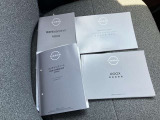 各種取り説・メンテナンスノート揃ってます!車の履歴書です。過去の整備履歴も一目瞭然!納車時に新しいメンテナンスノート(保証書)を発行致します。