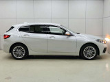 中古車だけではなく、新車も多岐にわたり、正規輸入車販売を行っております。各店舗選りすぐりの仕入ネットワークの中からあなたにピッタリのお車を探します!