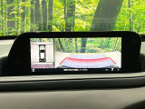 【360&deg;ビューモニター】専用のカメラにより、上から見下ろしたような視点で360度クルマの周囲を確認することができます☆死角部分も確認しやすく、狭い場所での切り返しや駐車もスムーズに行えます。