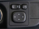 電動格納&ミラー角度調整機能付きです。