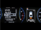 コーナーセンサーを装備。障害物までの距離に応じて警告音を変えてお知らせ。縦列駐車時や駐車場・車庫等での取り回しをサポートします。詳細は販売店スタッフまでお尋ね下さい。