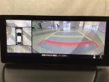 狭い場所での駐車やすれ違いなどでより的確な運転操作に役立つ360&deg;ビューモニターが装備されています。