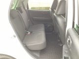 自社整備工場で点検整備をおこなってからお渡ししています。車検が残っている場合は『12ヶ月点検整備』を、車検整備付きの場合は『車検整備』をおこないます。整備費用は車両本体価格に含まれています。