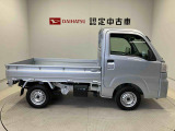 車両右側面からの写真になります。車をご覧になりたい時はお気軽に最寄りの店舗へご相談下さい。