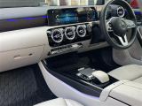 Aクラス A250 4MATIC 4WD 本革シート