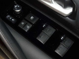 電動格納式ドアミラー・パワーウインドウを装備しています。
