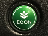 ★ECONスイッチ★ エコドライブを加速しよう!スイッチをONにすると、運転の仕方によるロスを抑え込み燃費をよくするようクルマが頑張ります(*^ー^*)燃費向上にチャレンジ♪