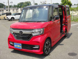 ★両側パワースライドドア★狭い駐車場や壁際などでの乗降りに便利です!操作はワイヤレスリモコン、室内のコントロールスイッチ、ドアハンドルで行えます!挟み込み防止機能付で安心!