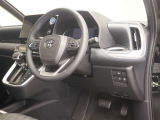 見通しのよいすっきりとした視界で、誰でも運転しやすいです。運転のしやすさは疲れにくさにも繋がりますよ♪