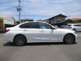 新車登録から7年目まで、最長4年間の走行距離無制限保証をご用意。ご購入後も安心が長く続きます。